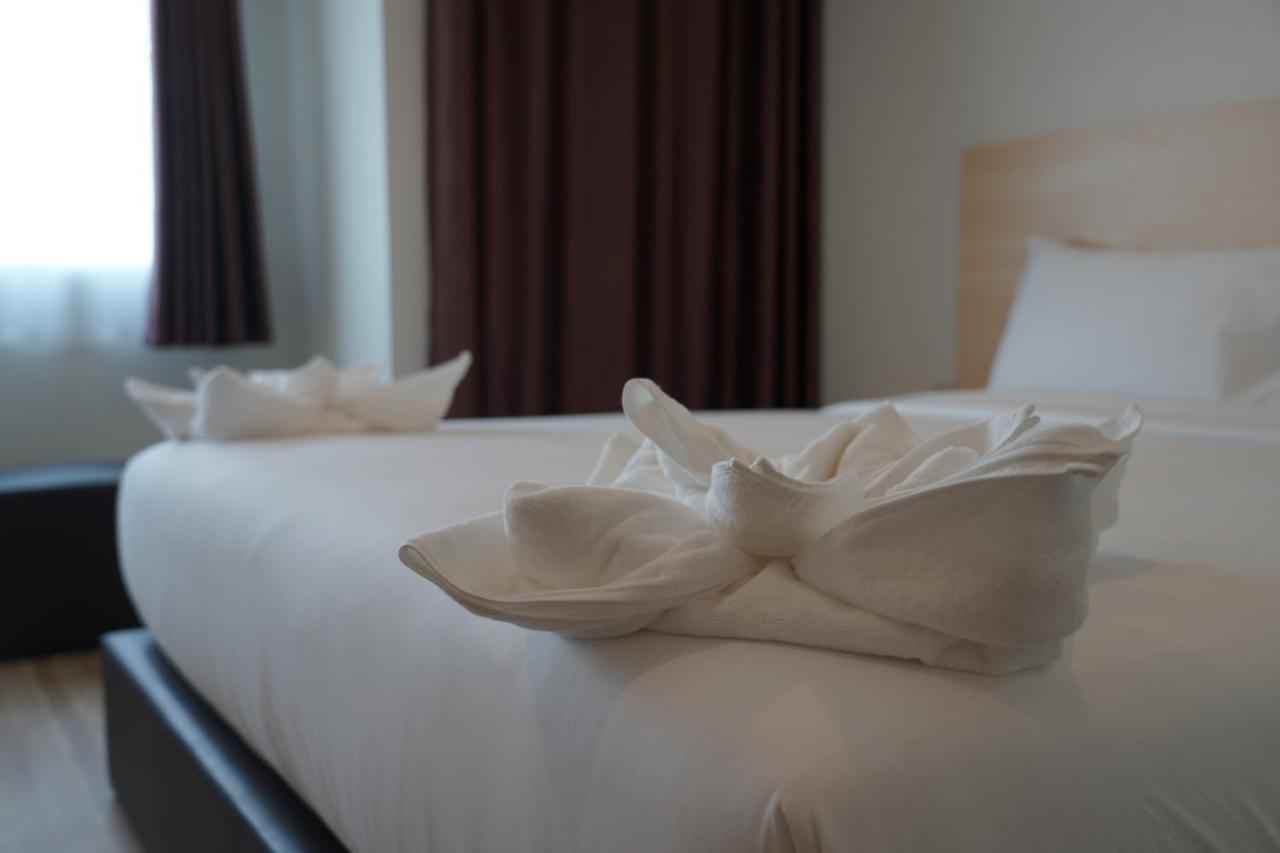 The Charlotte Smart Hotel Lopburi Luaran gambar